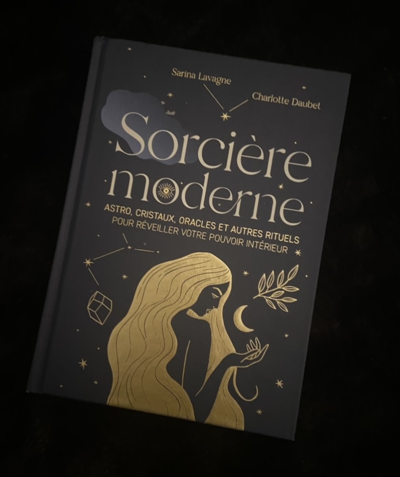 Le Livre de sortilèges de la sorcière moderne